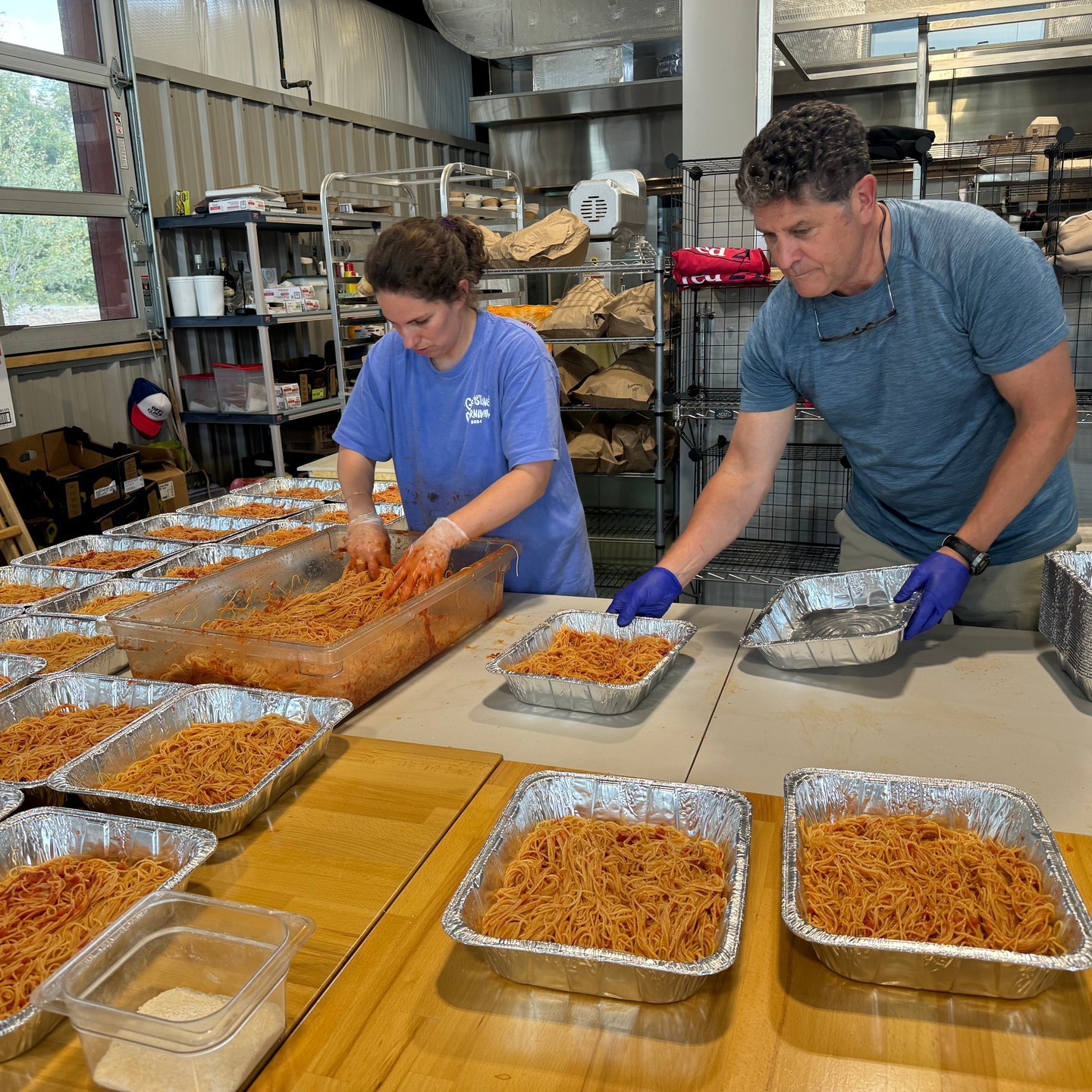 Last weekend, our @LittleRiverRoasting crew teamed up with @BlueMoonSC and @CribbsCatering to provide hot meals for our disaster relief workers! Together, we served spaghetti casserole, Caesar salad, cheddar biscuits and lemon, buttermilk, and chocolate pies to 400 @duke_energy linemen. 

Several residents of the Andrews Farm neighborhood provided funds to help make this possible. Thanks to our staff, our donors, and of course anyone who's working hard to get our local infrastructure back on track.

We appreciate y'all!